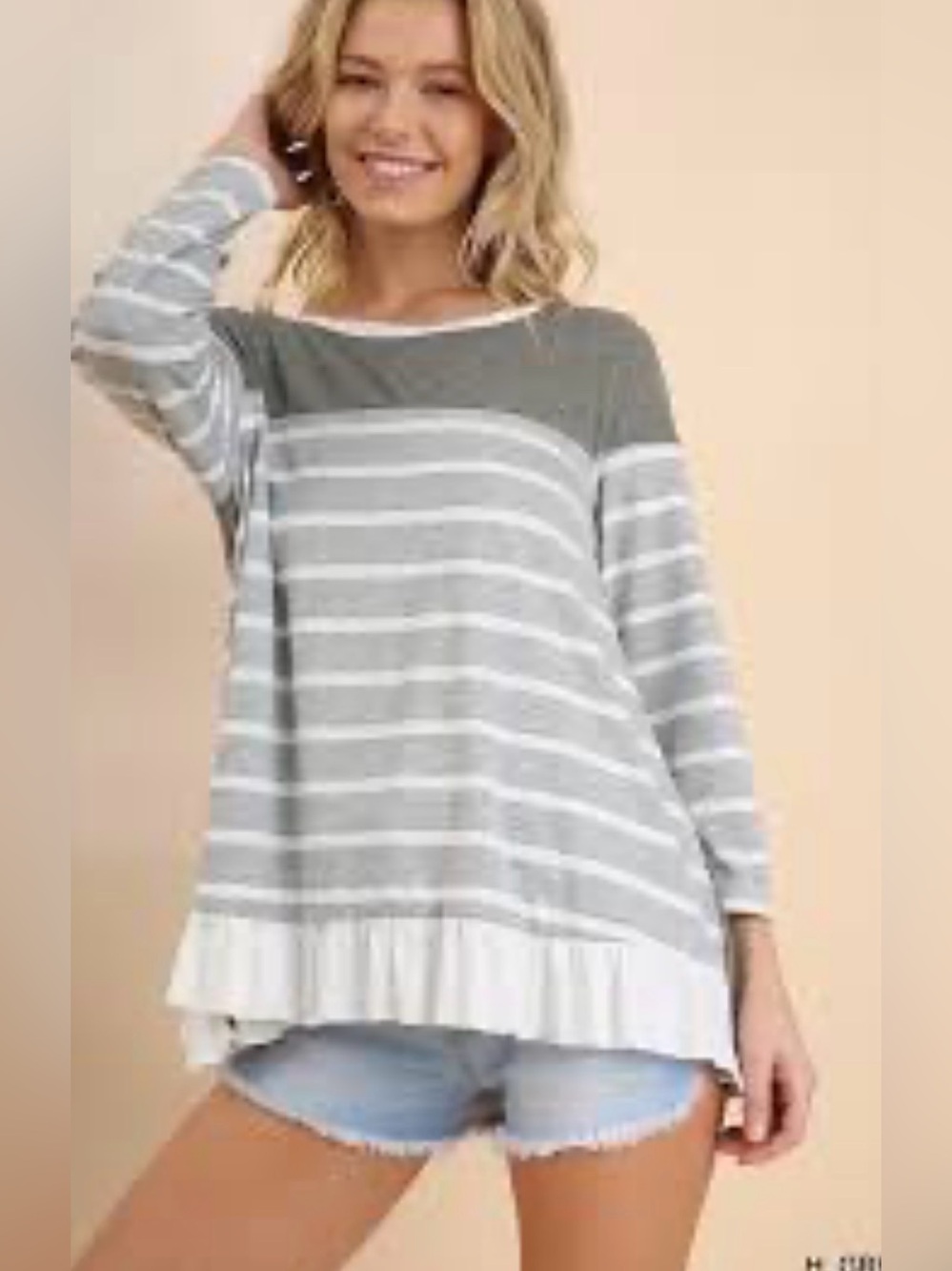 NWT Umgee top with ruffle back Gray & White Striped Top  Size Medium # 1040